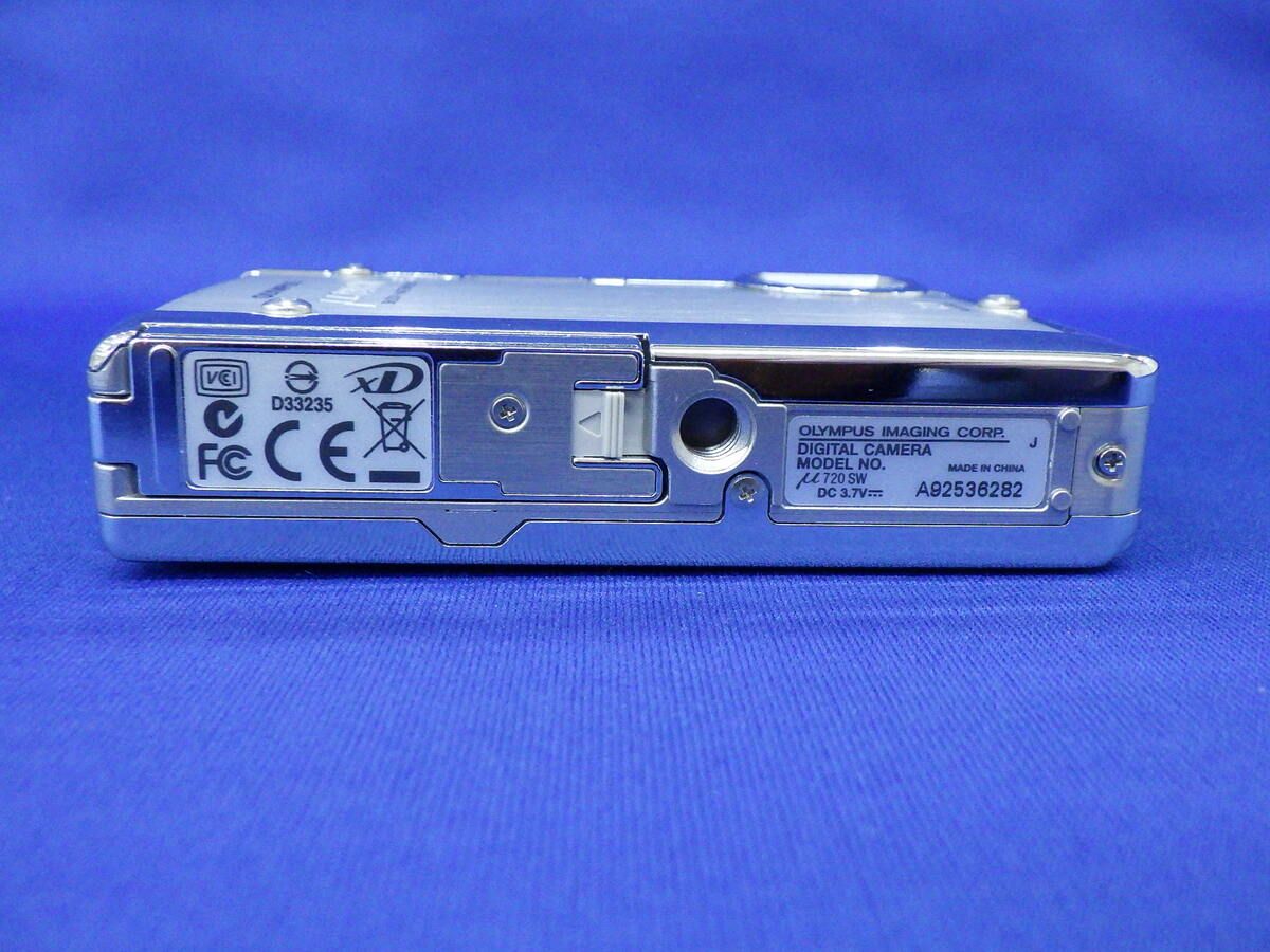 OLYMPUS オリンパス μ-720SW シャイニーシルバー コンデジ カメラ