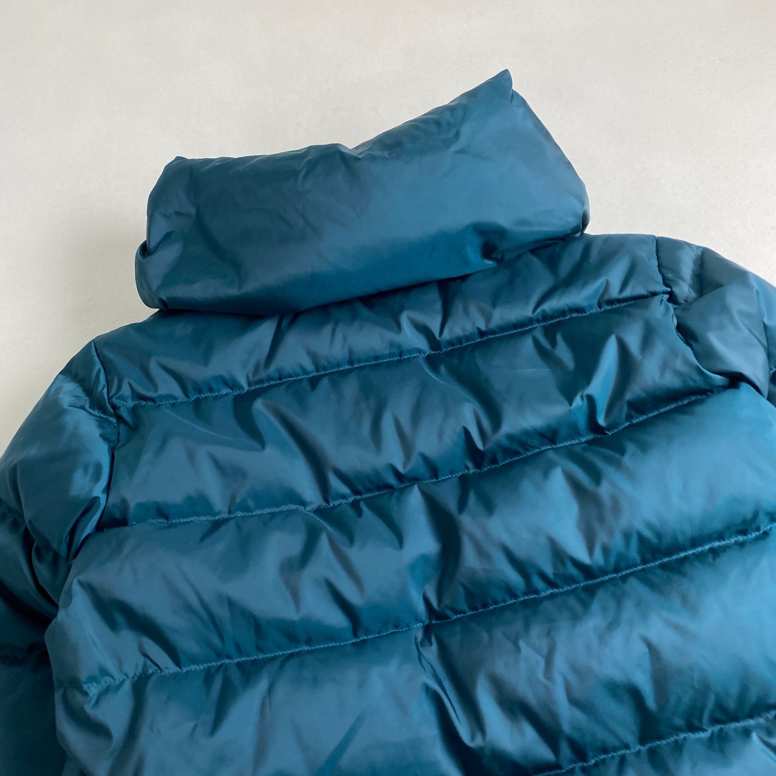 プリーツプリーズ ダウンジャケット イッセイミヤケ ロゴボタン