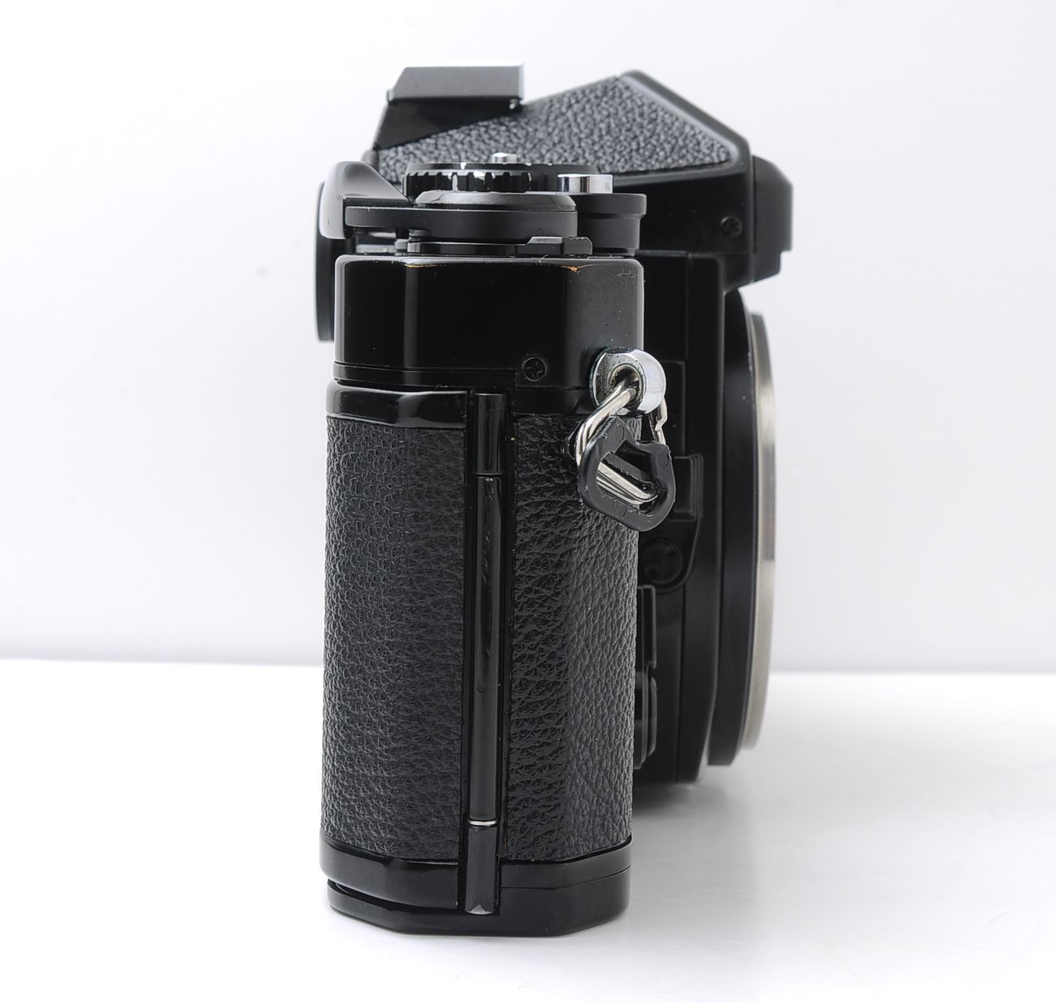 良品 Nikon FE ブラック ボディ 完動品 Nikon FE ブラック｜動作品｜シャッター良好・露出計作動｜外観スレ