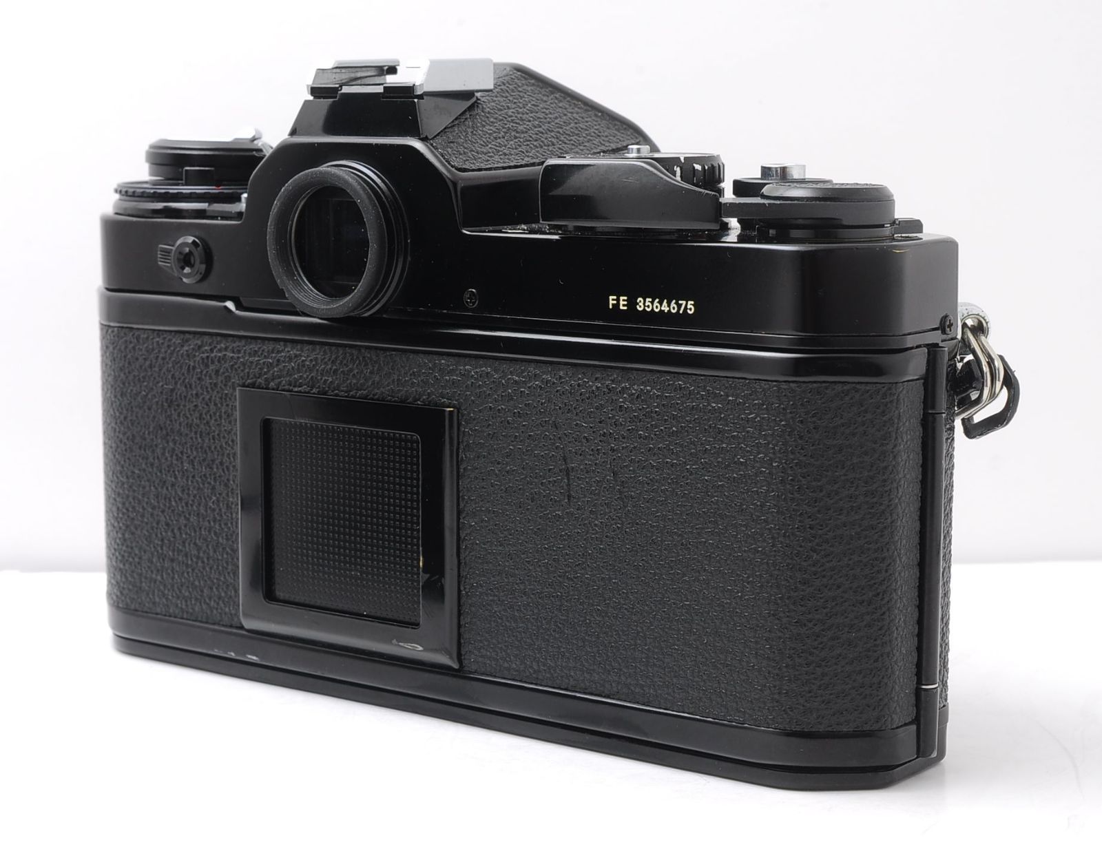  Nikon FE ブラック 動作品 シャッター良好 露出計作動 外観スレあり 実用品 一眼レフカメラ(フィルム) フィルムカメラ