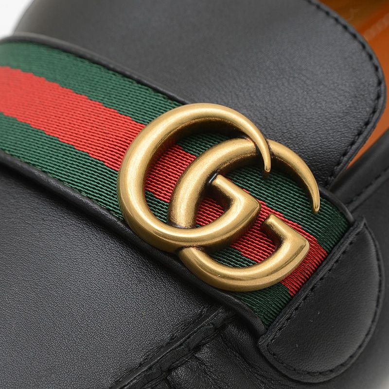 ドライビングシューズ