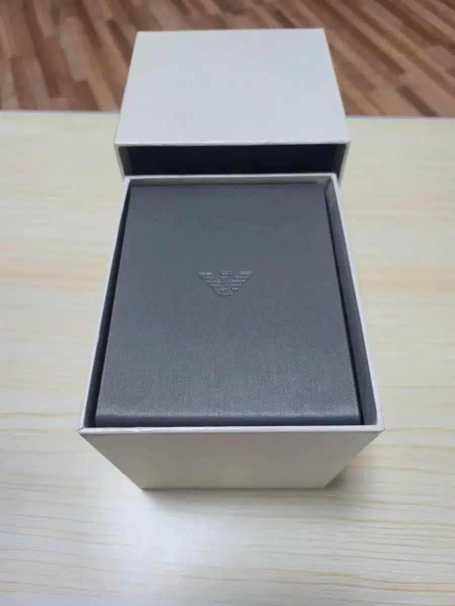 EMPORIO ARMANI エンポリオアルマーニ ブラック メッシュ 時計