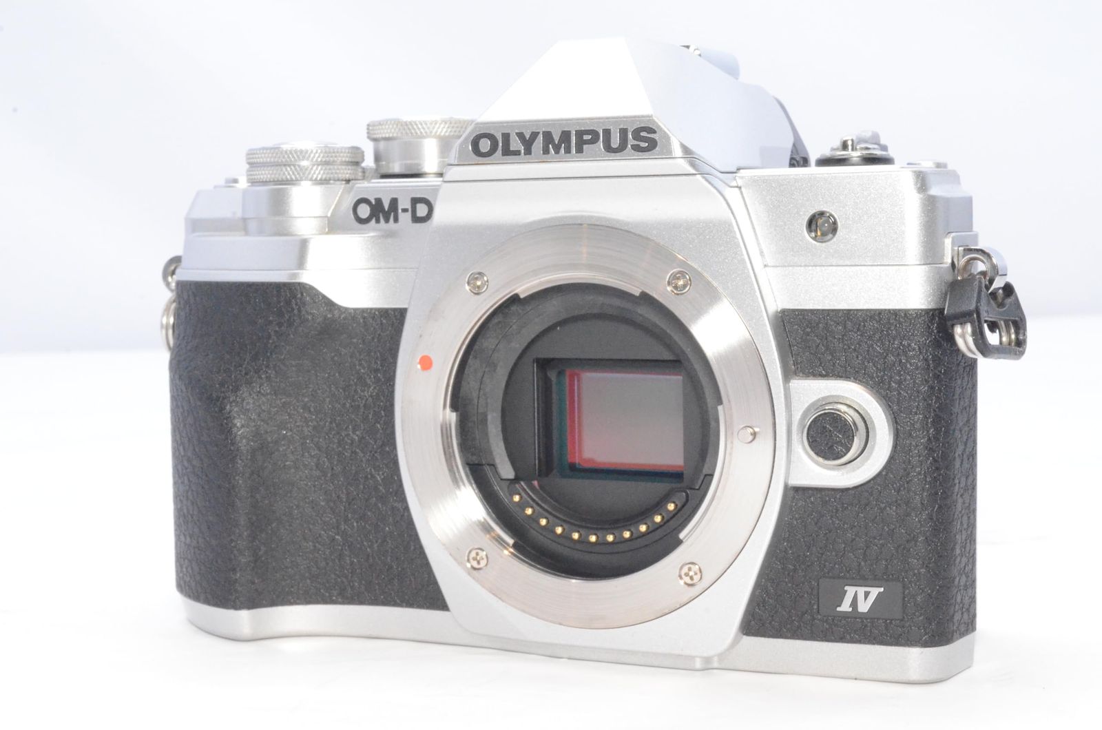 OLYMPUS ミラーレス一眼カメラ OM-D E-M10 MarkIVボディー シルバー