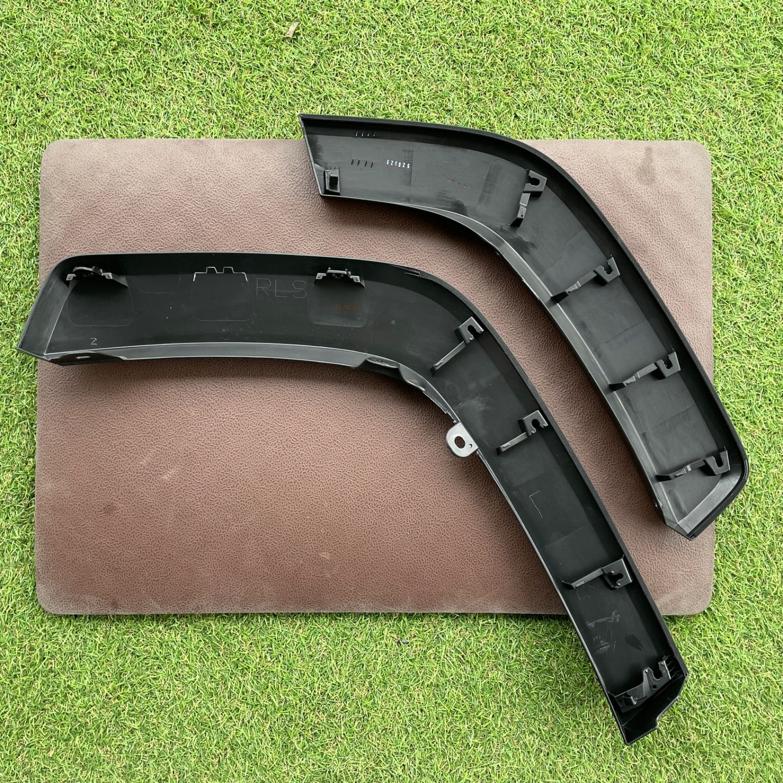 美 品】 50系 RAV4 純正 フェンダーモール 1台分 前後左右セット 素地 黒/