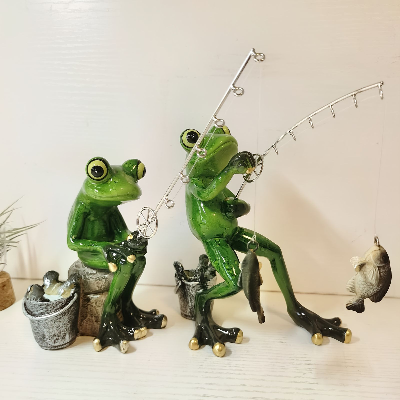 置物 オブジェ ガーデンオーナメント 釣りをしているカエル かえる セット 屋外 屋内 室内 インテリア 玄関 リビング ダイニング 装飾 庭 ガーデニング ガーデン ギフト インテリア用品 贈り物 雑貨 樹脂