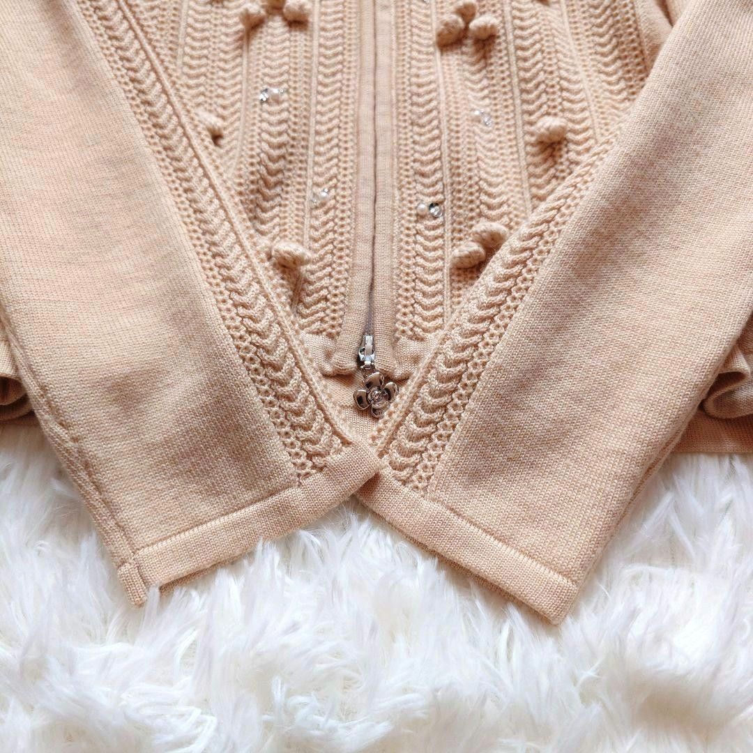 エムズグレイシー カメリア ビジュー ジップアップ ニット