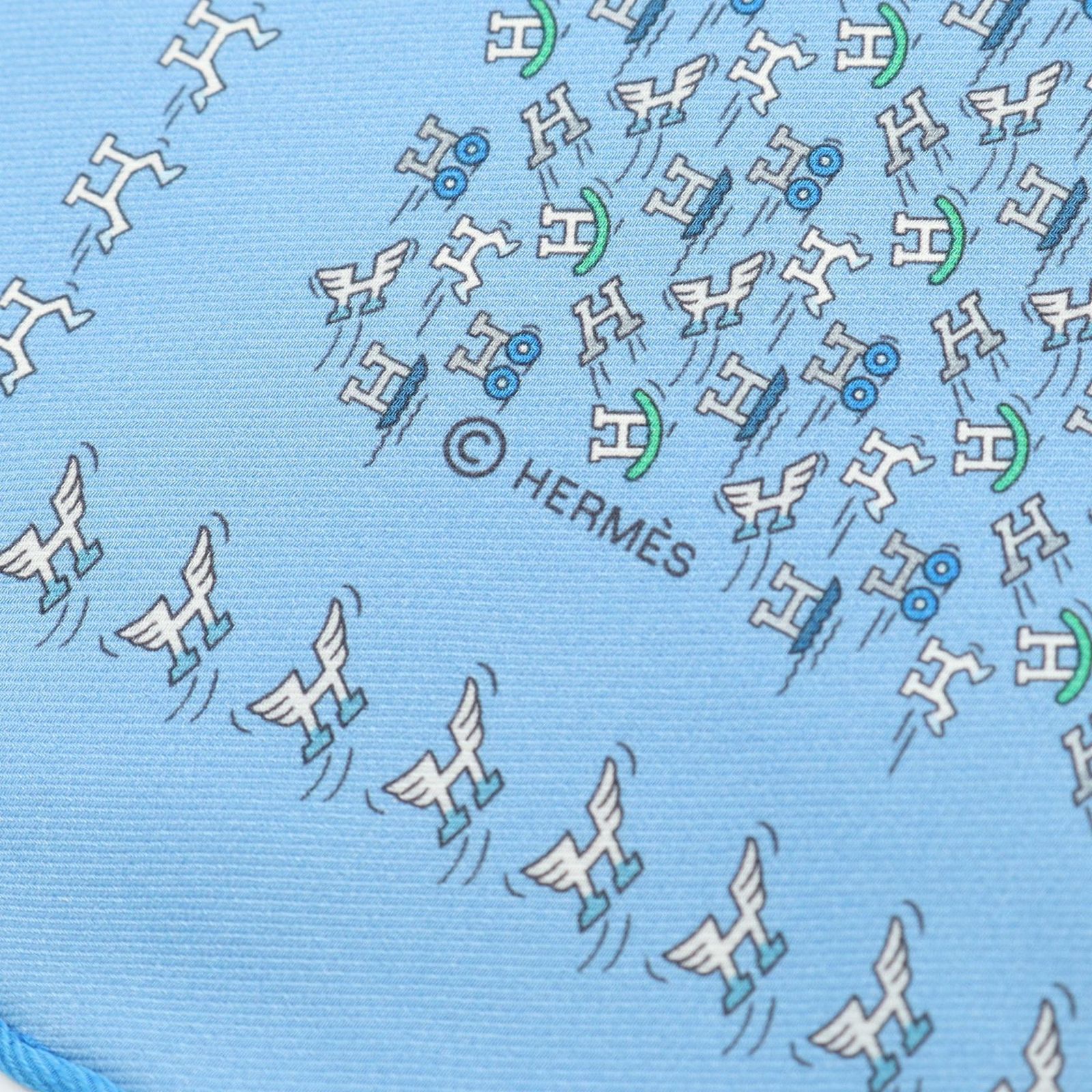 【未使用】エルメス プチカレ45 スカーフ 浮気なインコ シルク【HERMES】 HERMES エルメス プチカレ 45 スカーフ 浮気なインコ シルク ホワイト