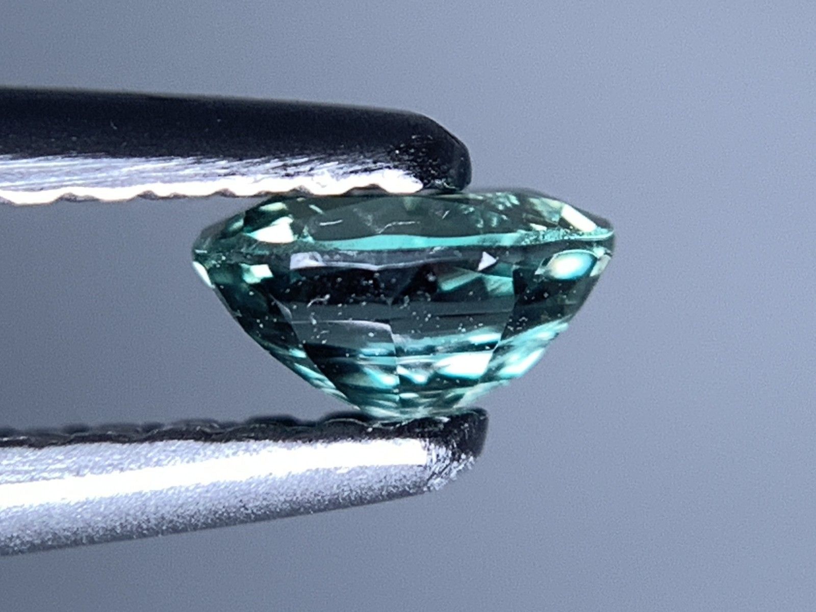 アレキサンドライト 天然 0.326ct 中央宝石ソーティング付き 4.60