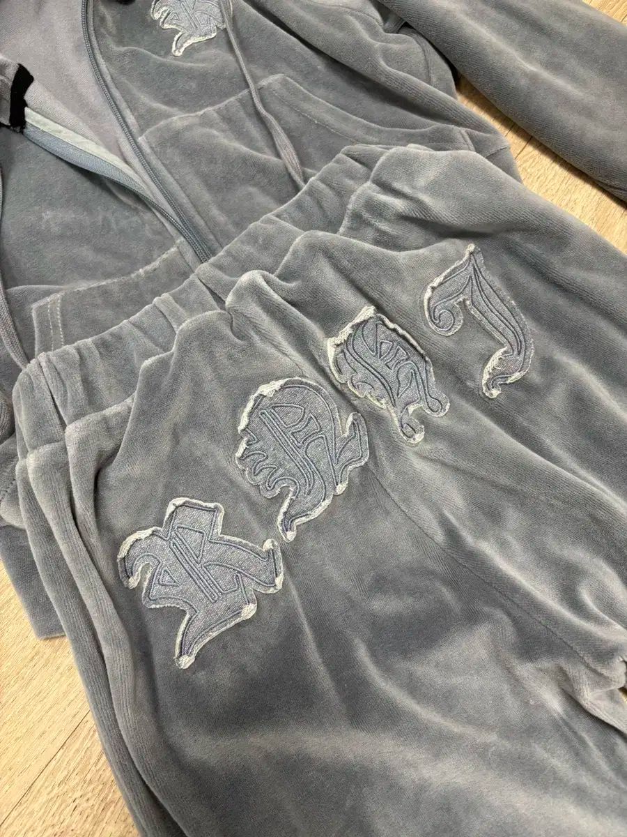 ランニングハイ ベルベット トレーナー セットアップ