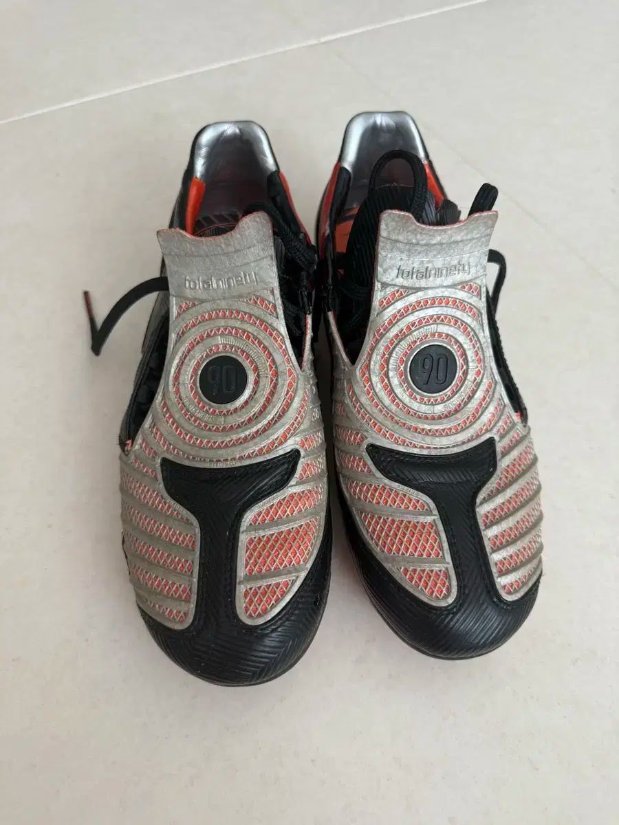 ナイキ トゥー レーザー 90