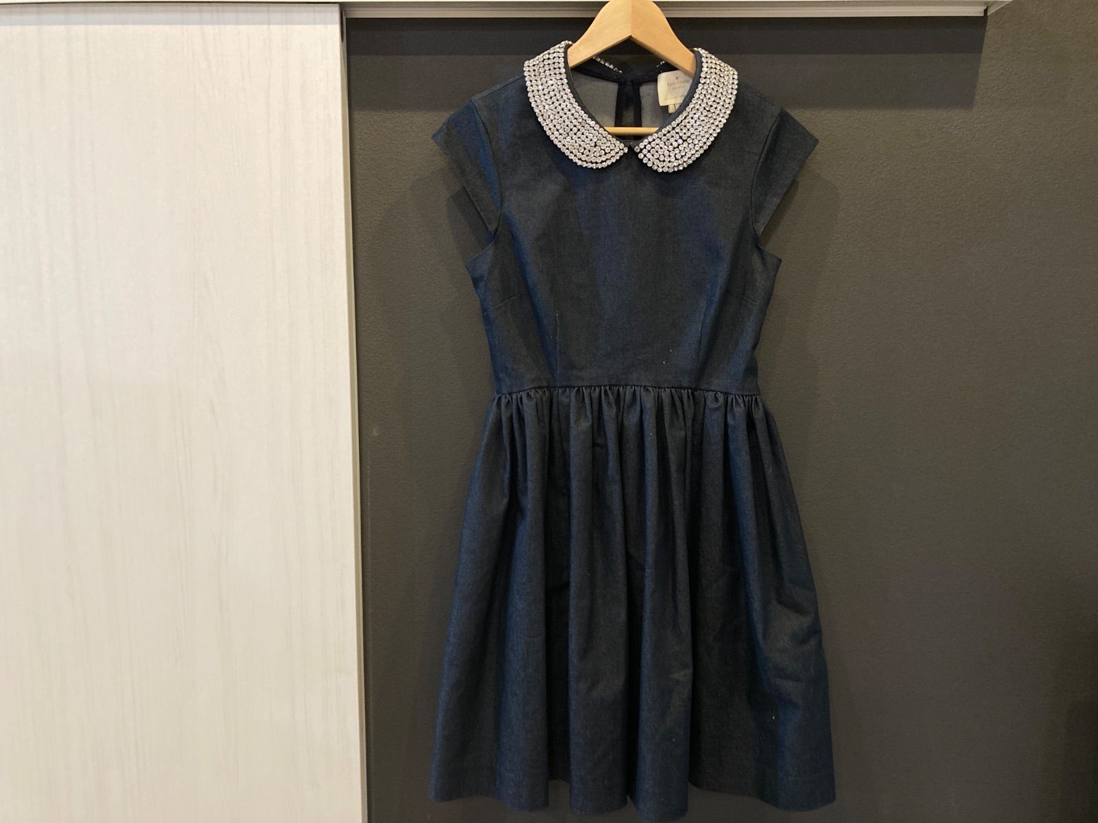 251142 kate spade YORK ビジュー襟 フ ワンピース デニム ４ ケイトスペード