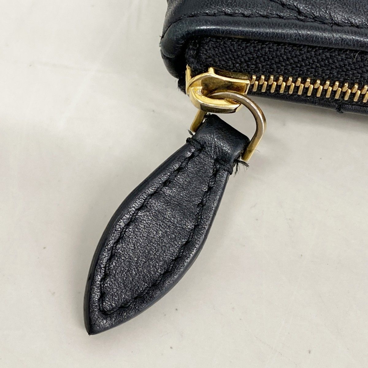 ポシェットジップ M