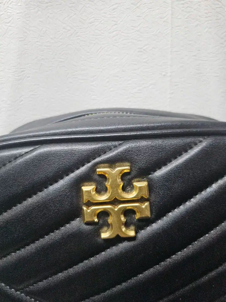 トリーバーチ キラ シェブロン カメラバッグ