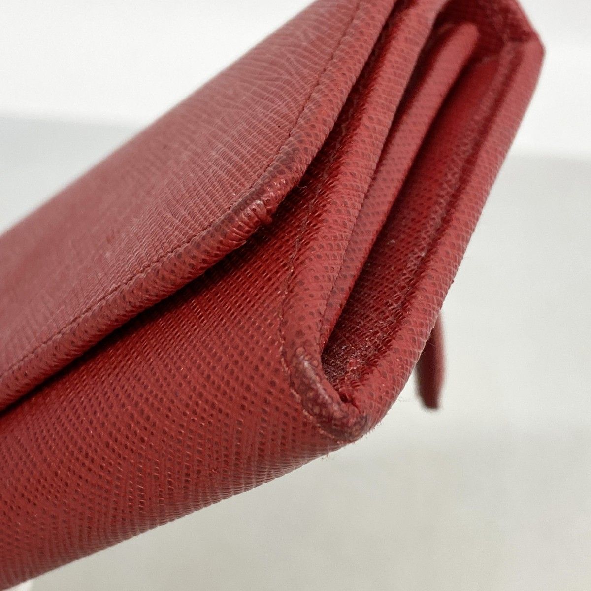 5od4628】プラダ 長財布 サフィアーノ レザー レッド ゴールド金具