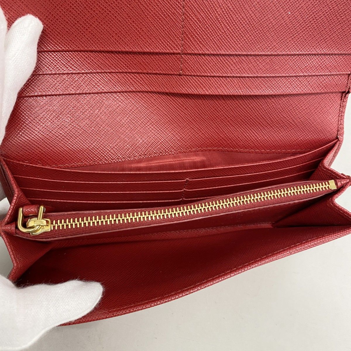 5od4628】プラダ 長財布 サフィアーノ レザー レッド ゴールド金具
