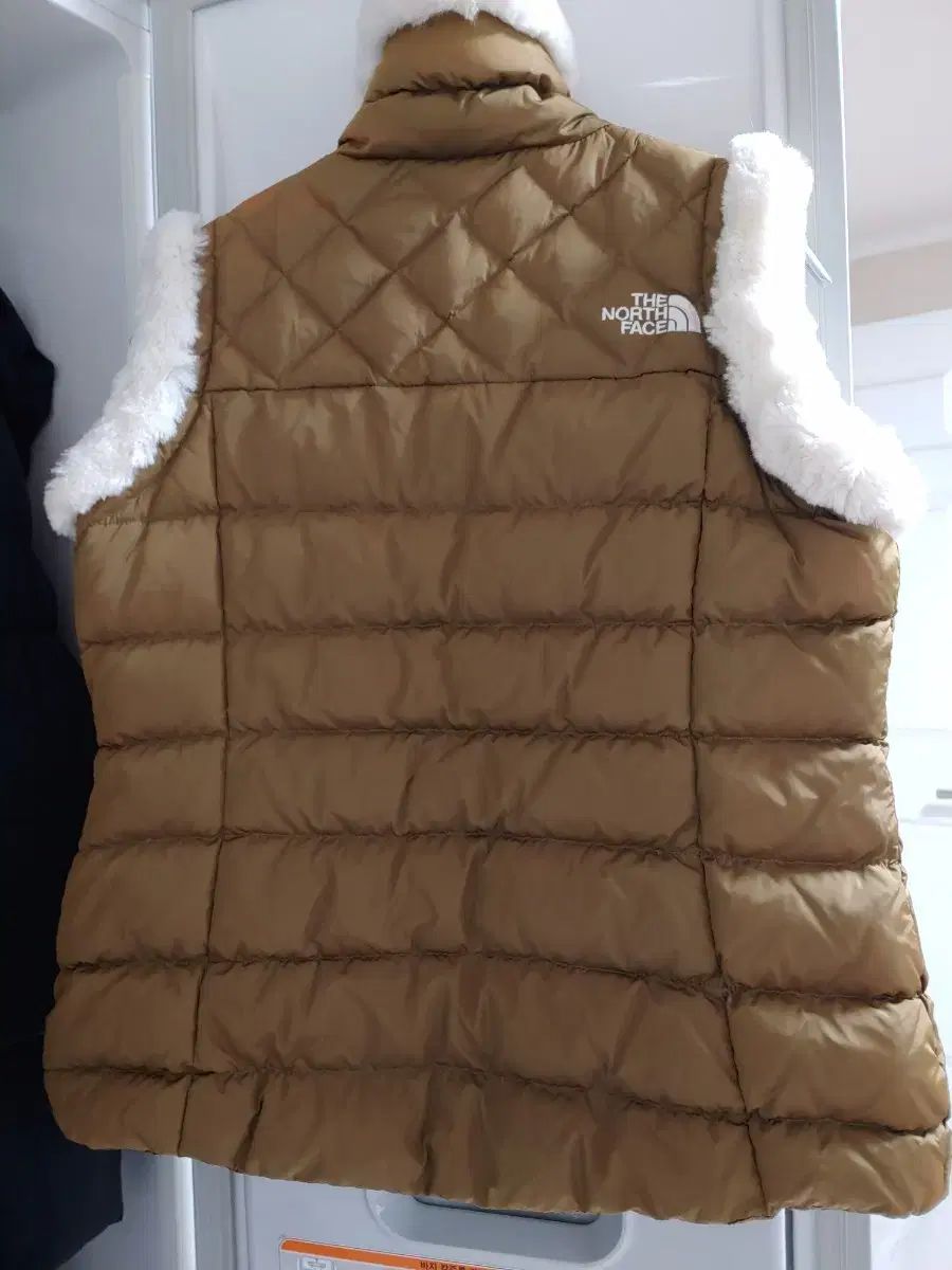 THE NORTH FACE ザノースフェイス ファー ベスト カーキ ダウンベスト