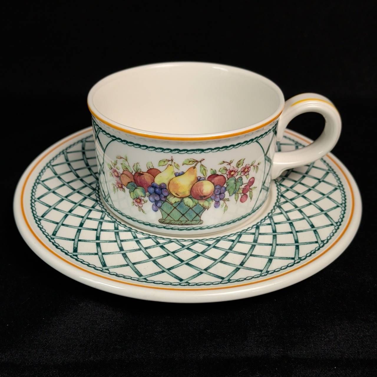 ボレロイ＆ボッホ ドイツ製 フルーツバスケット カップ＆ソーサ―