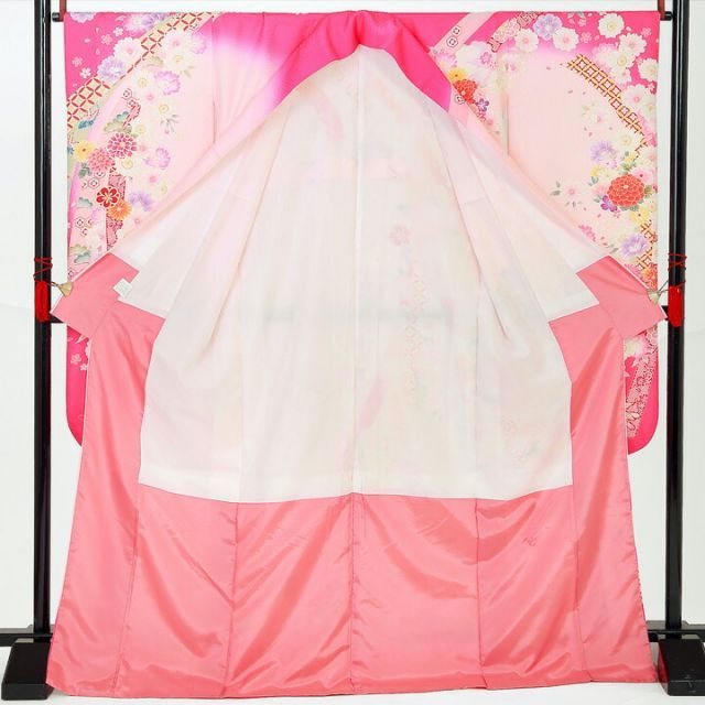 仕立て上がり 最新 振袖「束ね熨斗 牡丹 菊 桜 桜色 ピンクぼかし」貸