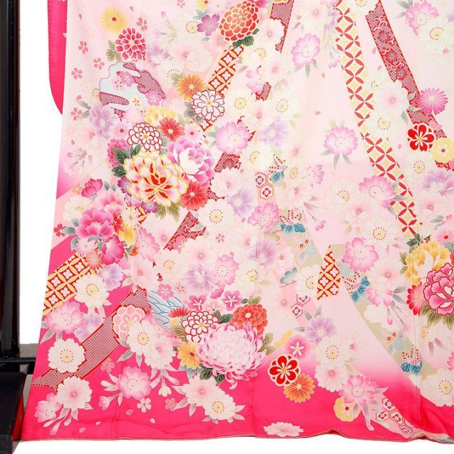 仕立て上がり 最新 振袖「束ね熨斗 牡丹 菊 桜 桜色 ピンクぼかし」貸