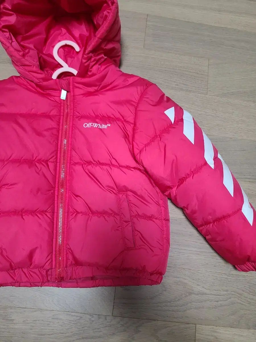 オフホワイト キッズ ピンク ダウン アウター