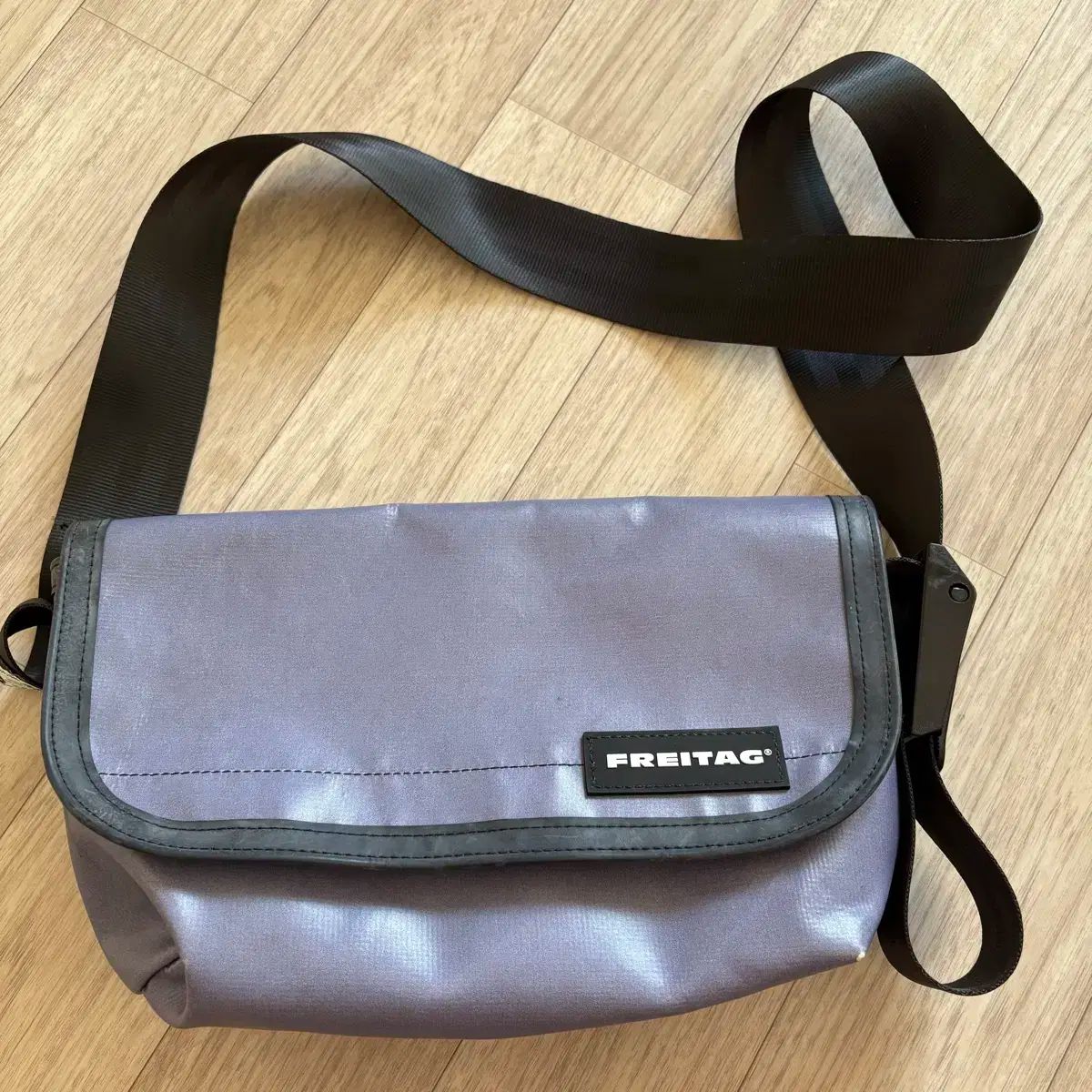 FREITAG HAWAII FIVE O HA PAO バッグ ライトパープル PURPLE