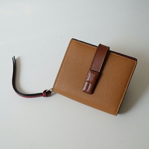 新品□正規品□送料無料□ギフト包装無料】 LOEWE ロエベ コンパクト