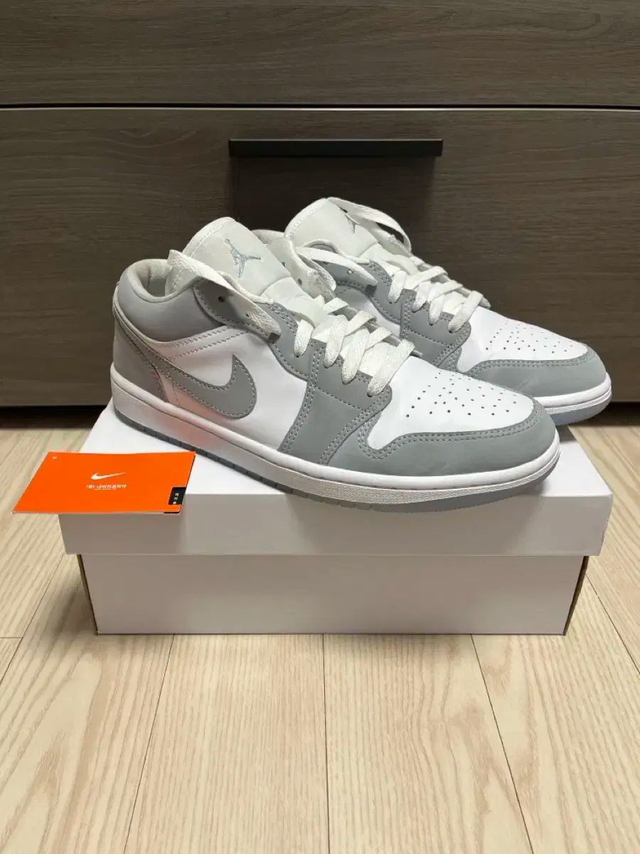 ナイキ ジョーダン1 ロー 白 ウルフ グレー