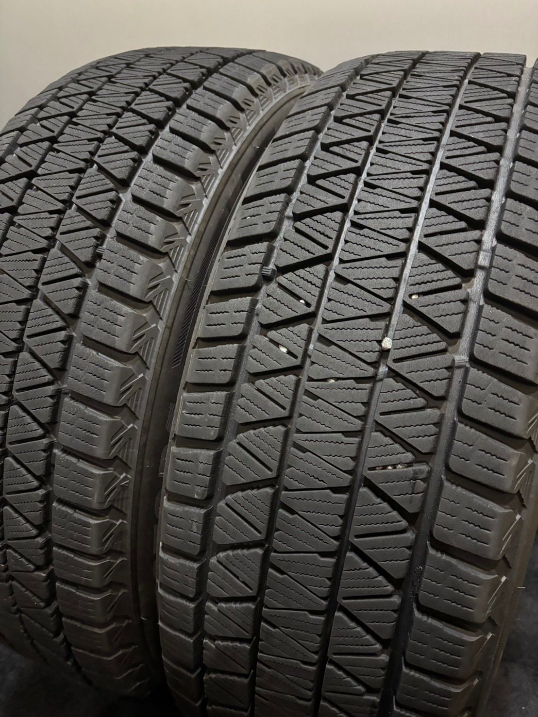 225 60 R 18 DM V 3 23年製 スタッドレス 2本 ブリヂストン ブリザック RAV 4 ハリアー NX 2 K 852