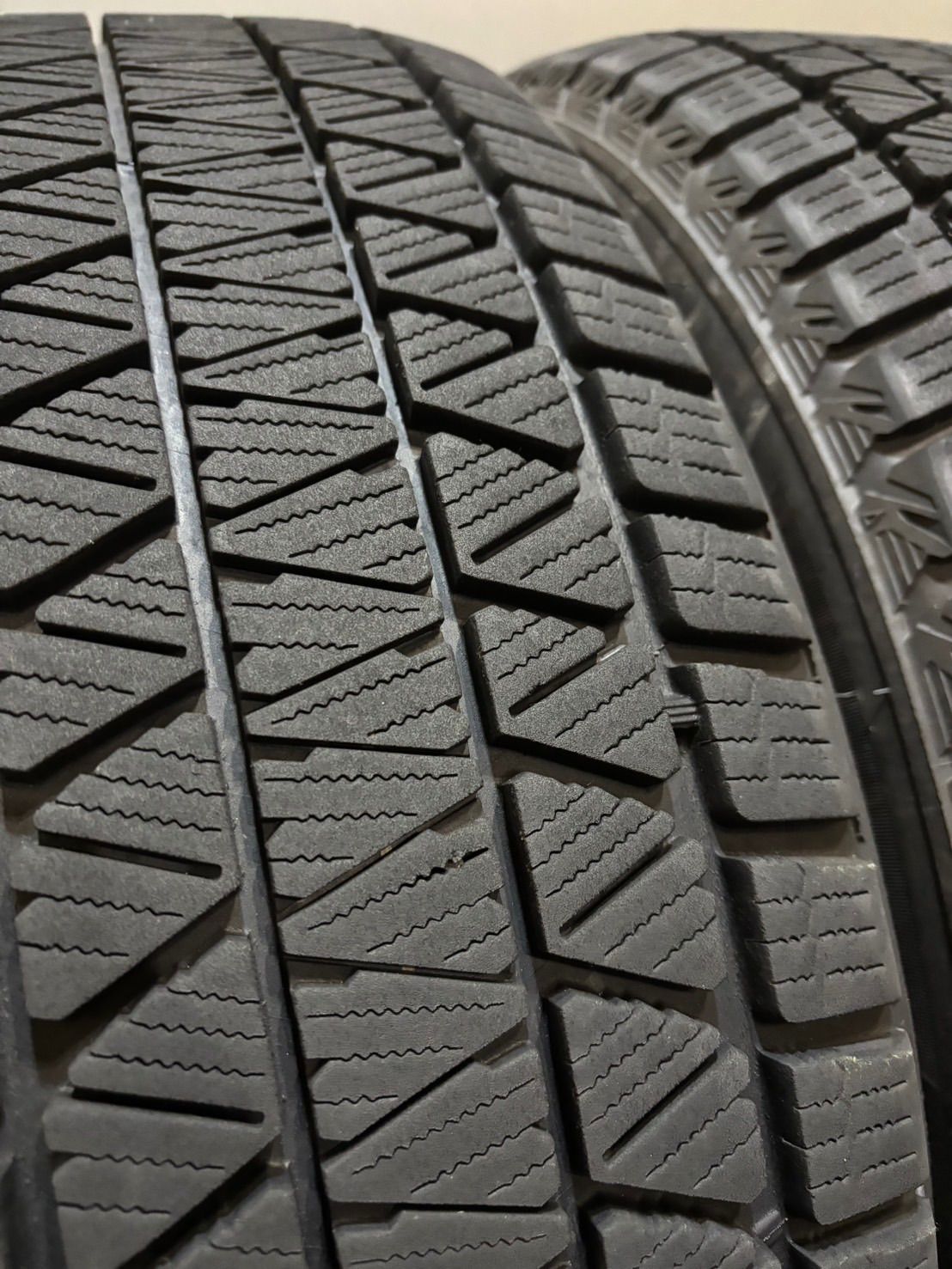  225 60 R 18 DM V 3 23年製 スタッドレス 2本 ブリヂストン ブリザック RAV 4 ハリアー NX 2 K 852 18インチ スタッドレス