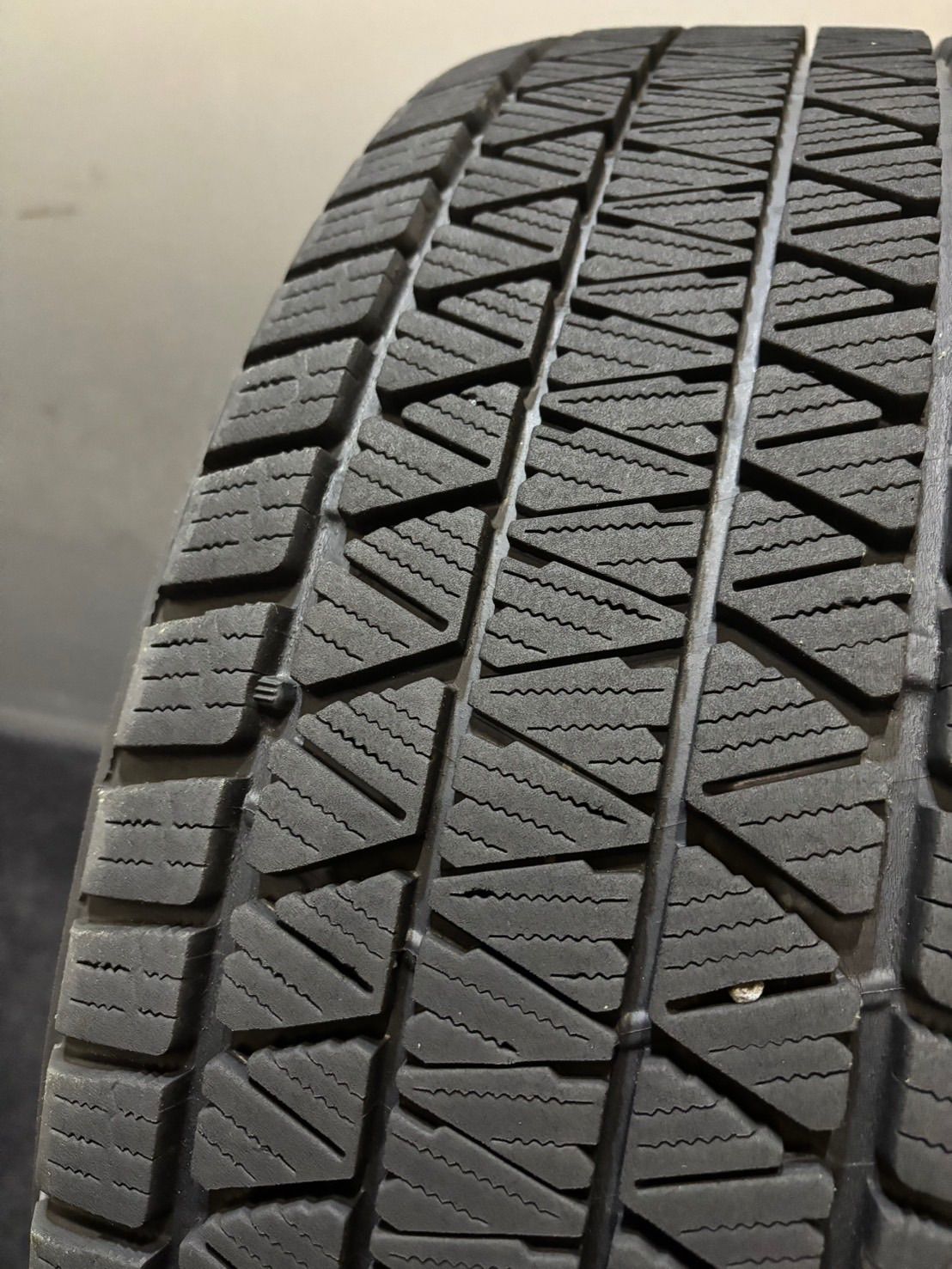 225 60 R 18 DM V 3 23年製 スタッドレス 1本 ブリヂストン ブリザック RAV 4 ハリアー NX 2 K 853