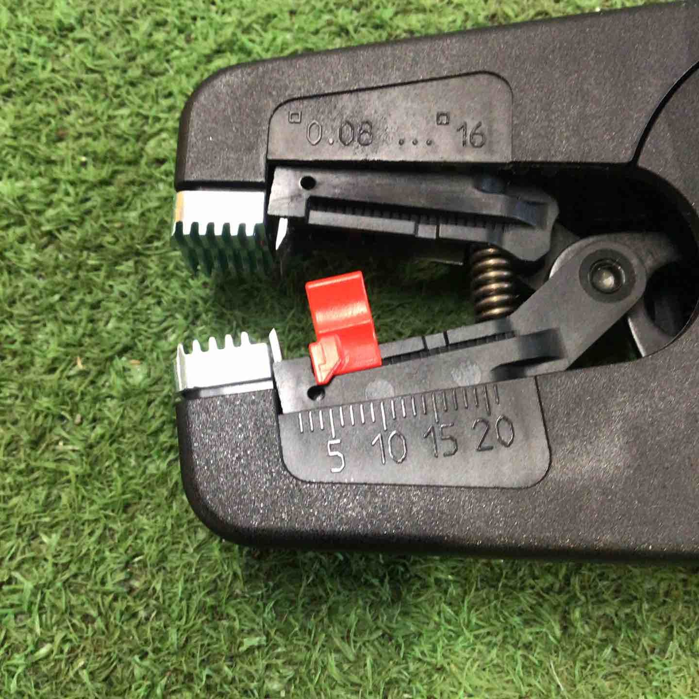 プレシストリップ16