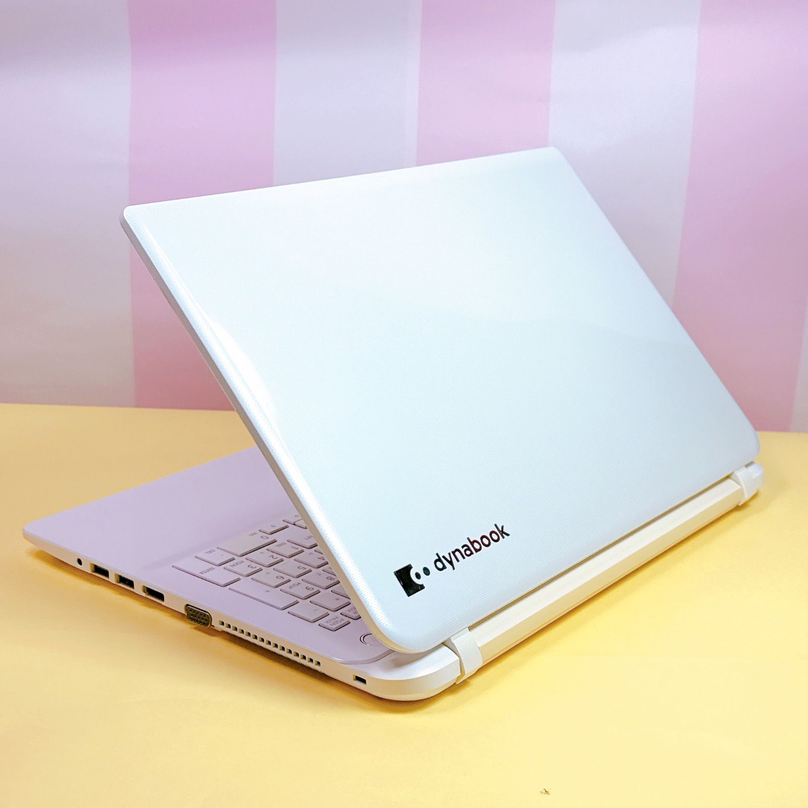 爆速SSD256GB✨8GBメモリ✨Windows11k✨高性能Core i5搭載✨薄型軽量で