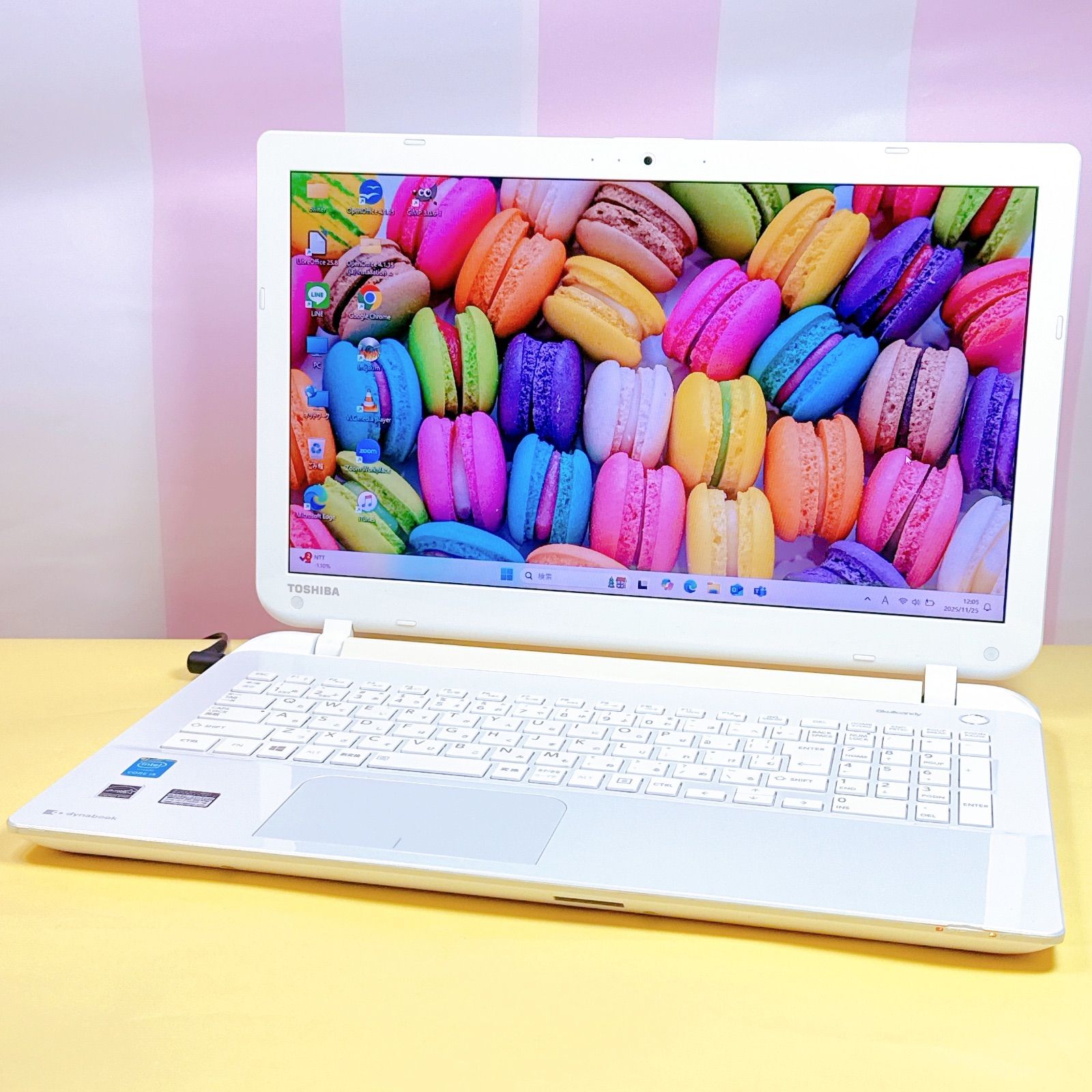 爆速SSD256GB✨8GBメモリ✨Windows11k✨高性能Core i5搭載✨薄型軽量で