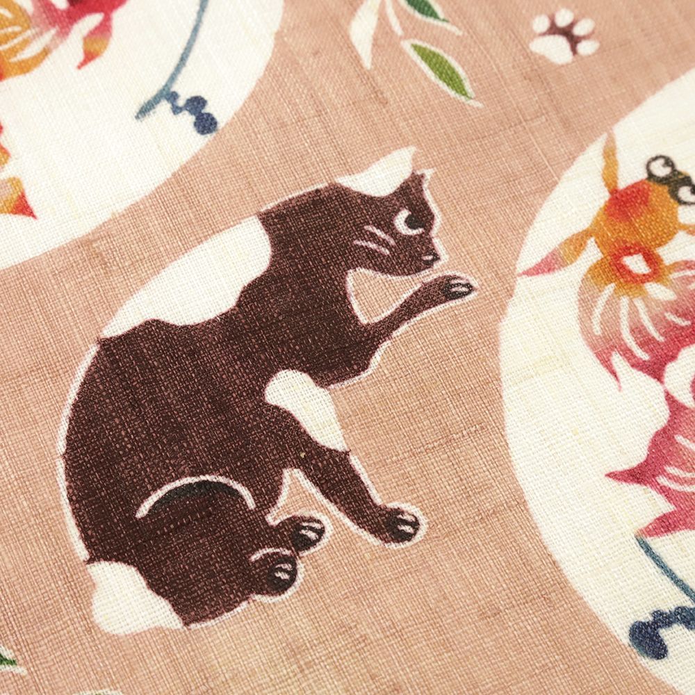 ピンクベージュ 猫