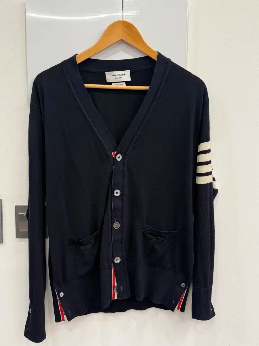 トム ブラウン メリノウール カーディガン