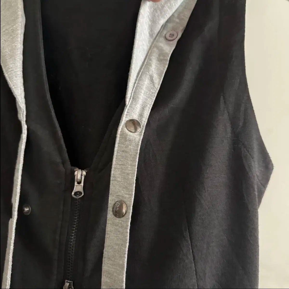  ブルーアーカイブ ロックシーク パンク y 2 k クロス バックルディテール グレー ベスト フード付き ベスト ジレ ベスト ジレ ビスチェ