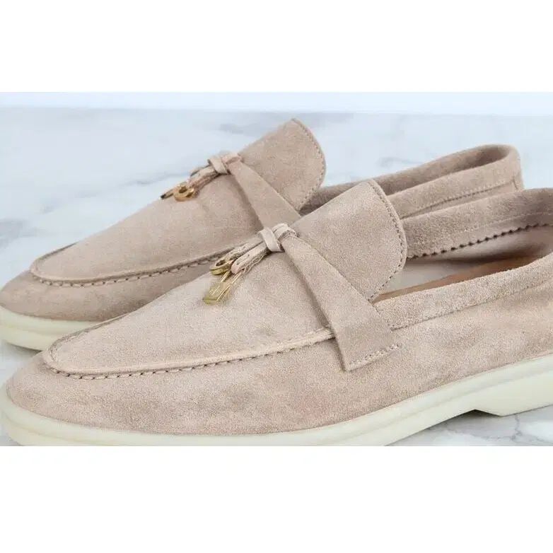  ロロ ピアーナ サマーウォーク チャームス ローファー サンドベージュ 36 5 235 その他 靴