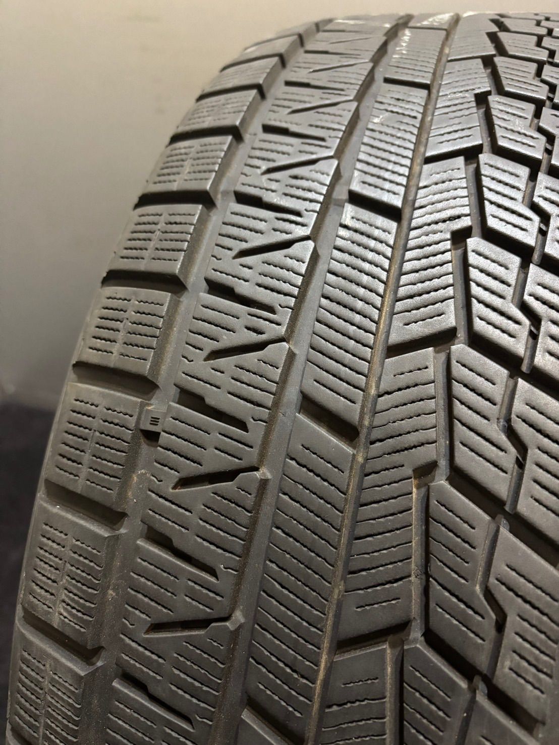 235 50 R 18 ice GUARD iG 70 21年製 スタッドレス 1本 ヨコハマ アイスガード アルファード ヴェルファイア 2 K 859