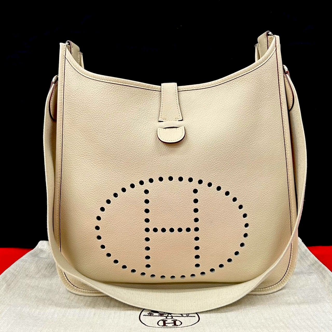 極 美品 袋付き □K 刻印 HERMES エルメス エヴリン2 PM トリヨン 