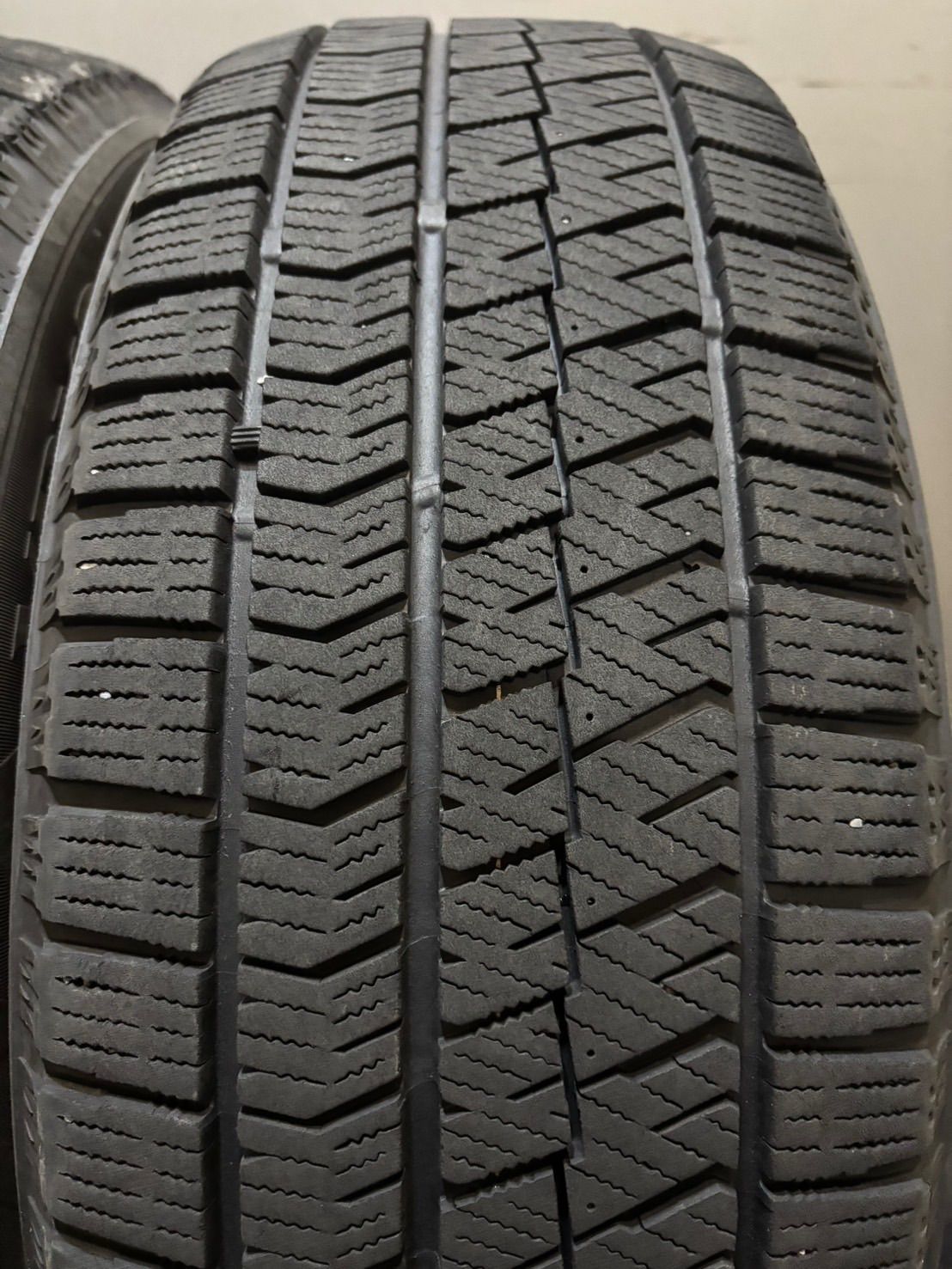 205 60 R 16 VRX 2 21年製 スタッドレス 4本 ブリヂストン ブリザック ノア ヴォクシー ステップワゴン 4 K 865