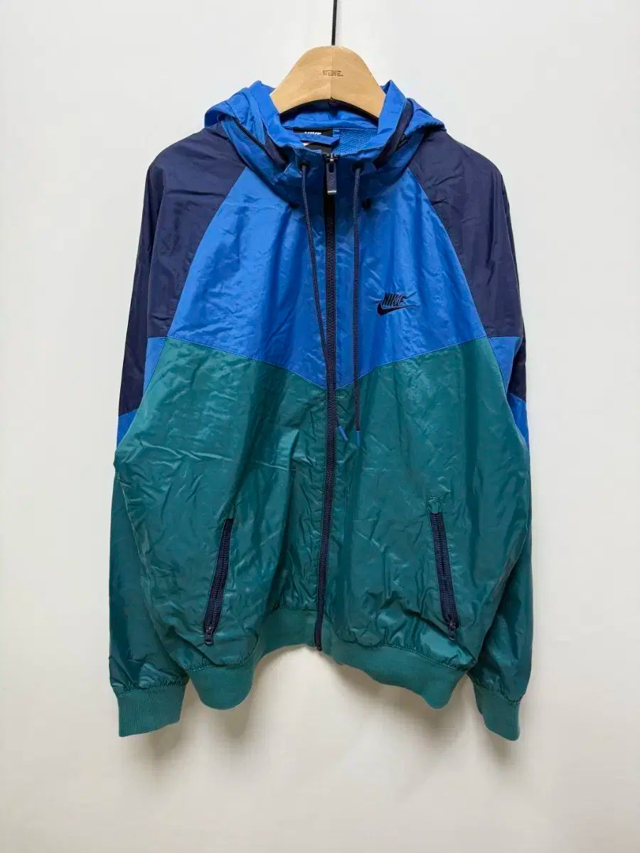 (48) ナイキ ウィンドブレーカー ナイキ ウィンドブレーカー 上下 メンズ NIKE ウィンドランナー フード付きジャケット ロングパンツ セットアップ 男性 大きいサイズ  /HV8370-010-SET