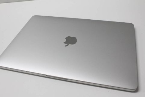 MacBook Pro 13インチ 2017 Thundeabolt 3ポート x 2 256 GB 8 MPXU J A ④