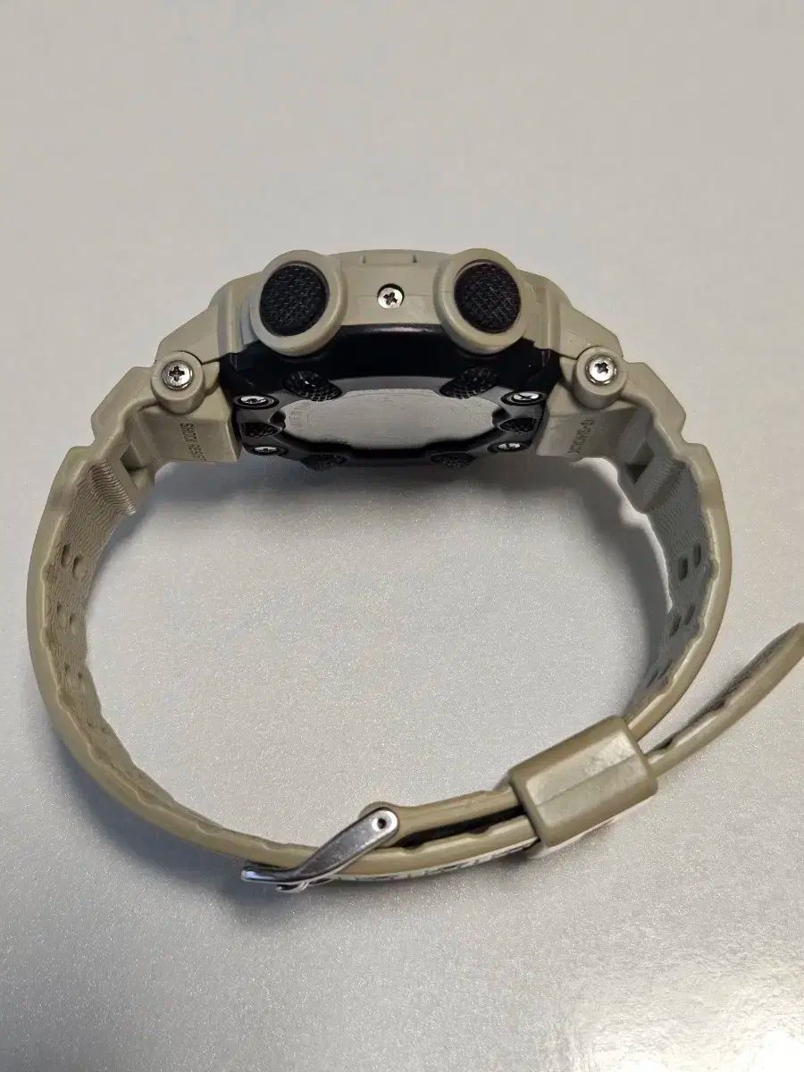 マッドマン ベージュ