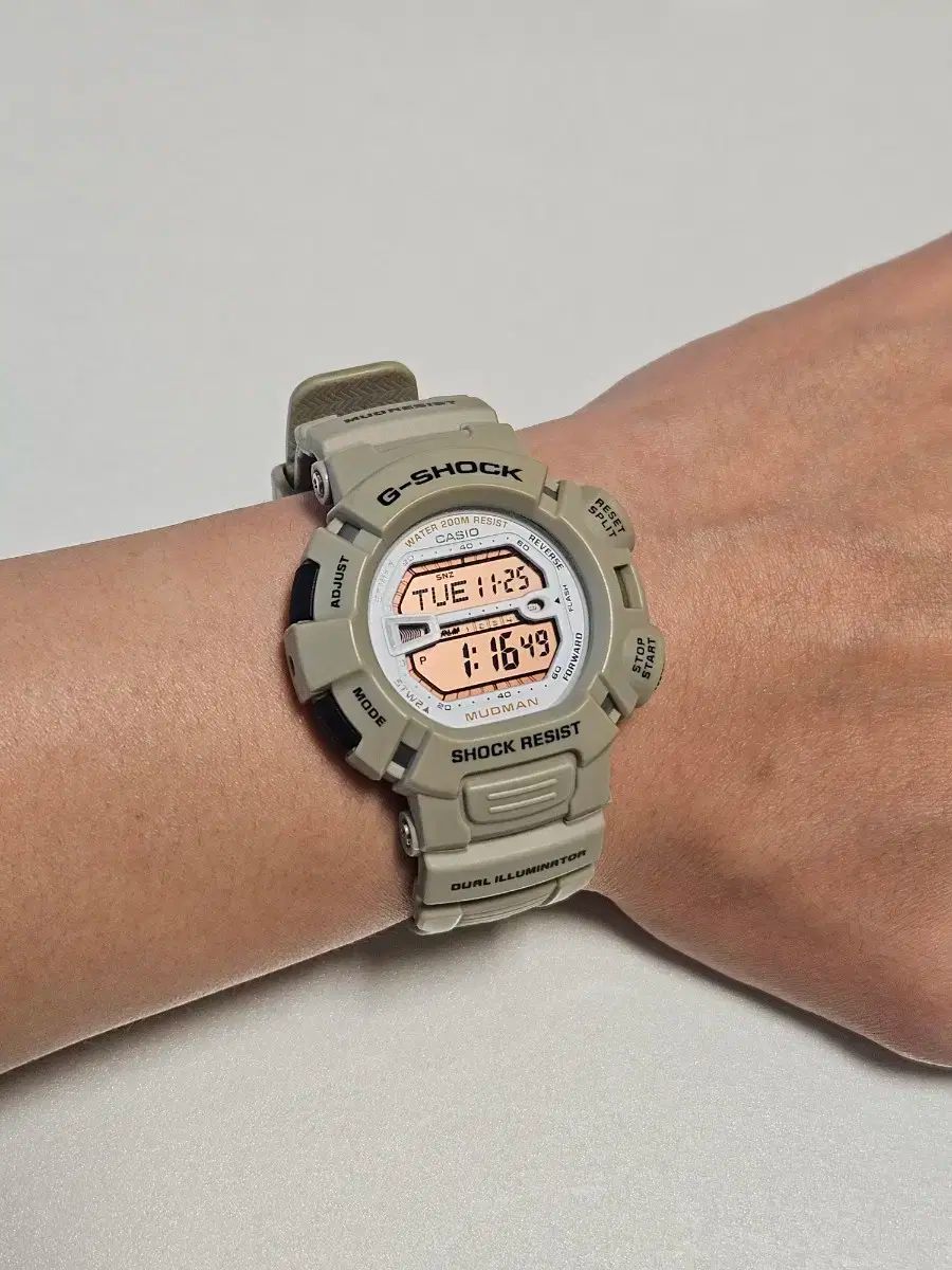 G SHOCK カシオ マッドマン ベージュ リスト時計