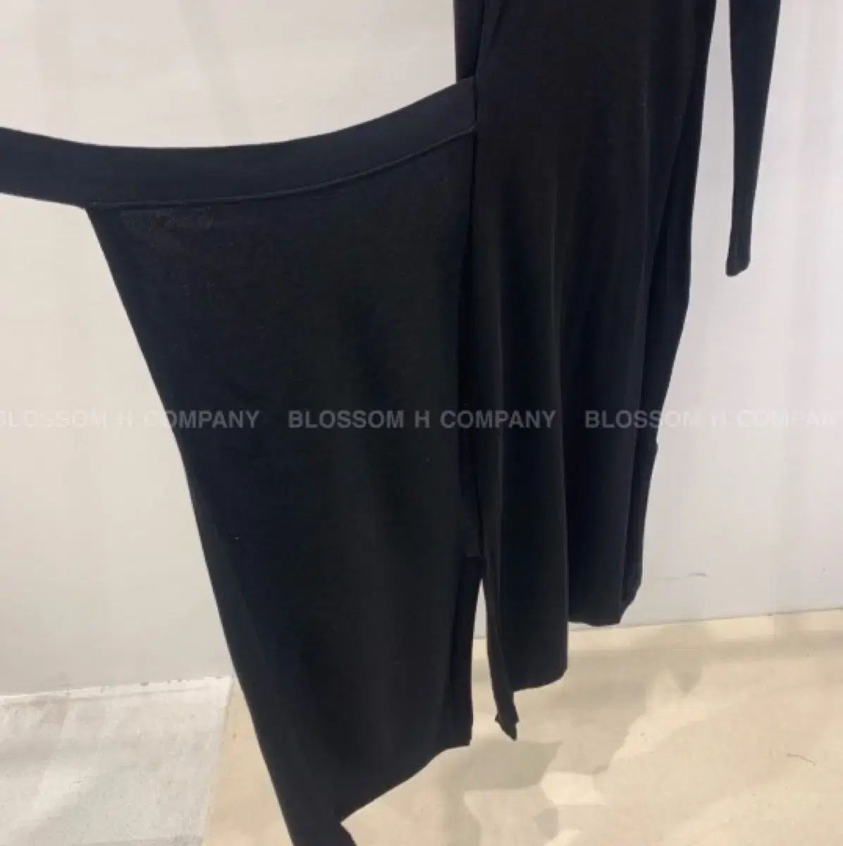  ブロッサム天祥院英智カンパニー アールラップニットワンピース ブラック ミニ ロング 長袖 七分袖 ミニワンピース