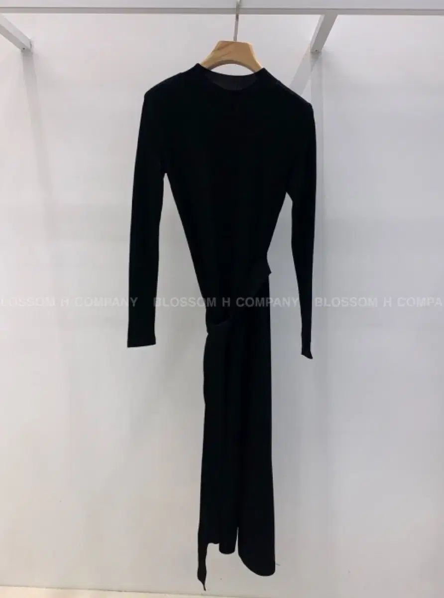 ブロッサム天祥院英智カンパニー アールラップニットワンピース ブラック ミニ ロング