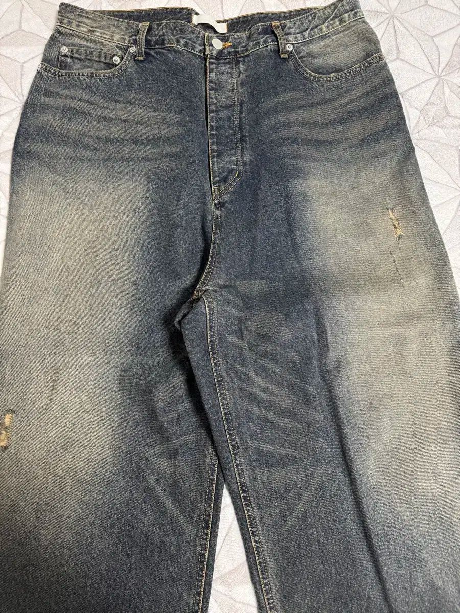 アンダーマイカー MY サイズ ディス distressed ワイド ジーン 2