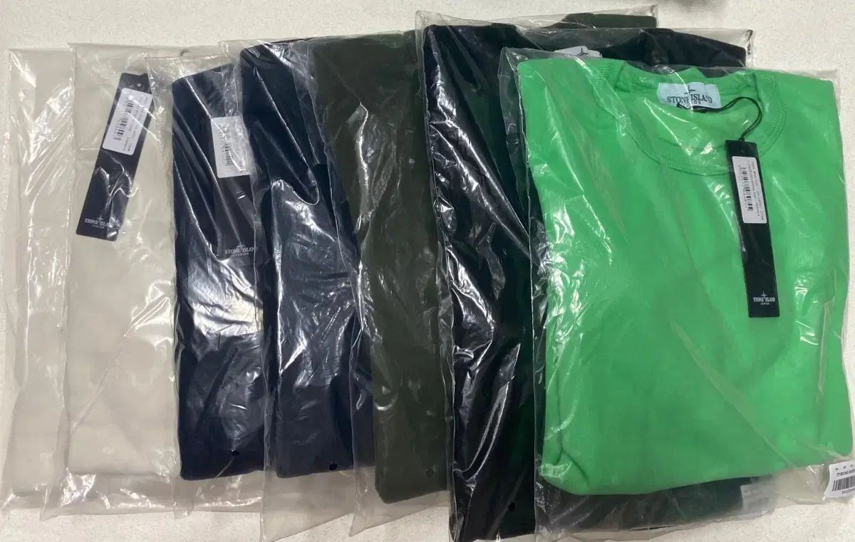新品 STONE ISLAND ストーンアイランド キッズ FW 弱起毛 スウェット 8A