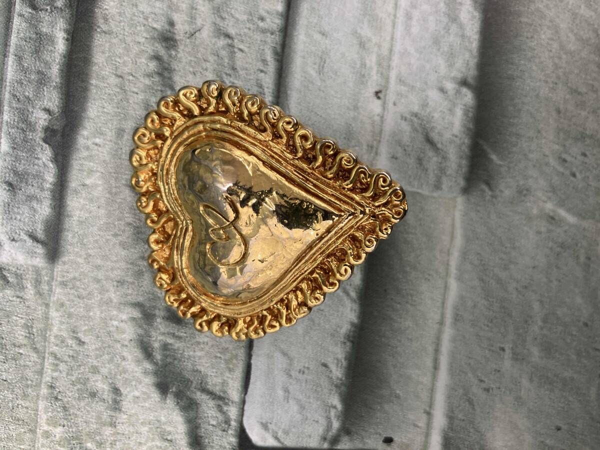 ▼Christian Lacroix ブローチ　ヴィンテージ　ハート　ゴールド ショップ christian lacroix ブローチ／ハート／ゴールド その他服飾