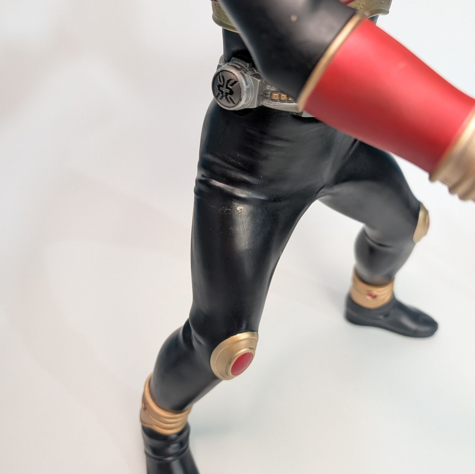 仮面ライダークウガ フィギュア マイティフォーム 京本政樹